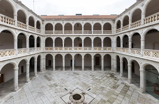 claustro-universidad-valladolid